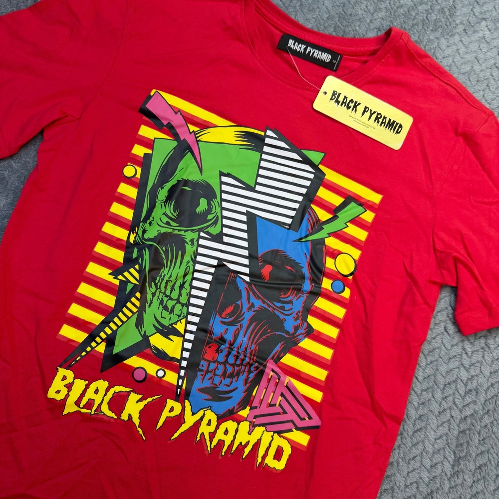 NWT Black Pyramid‎ T-Shirt Mens Small Red Skull Lightning Graphic Streetwear
